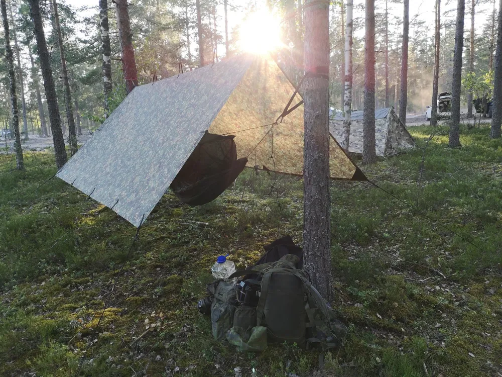 DD Hammocks Majoitteet ^ Frontline riippumatto