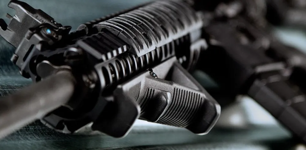 Magpul Muut Asetarvikkeet ^ AFG-2 Angled Fore Grip viisto kädensija Picatinny-kiskoon