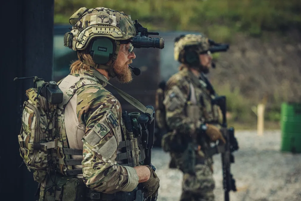Opsmen Valaisimet ^ F101 Stealth Survival Light kypärävilkku