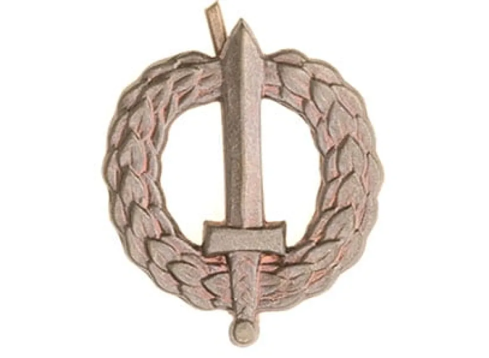 Czechoslovakia Tunnukset ^ Tsekkoslovakialainen aselajimerkki, metallia, ylijäämä