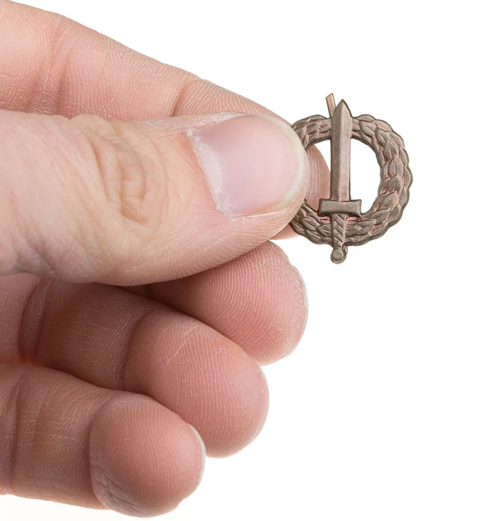 Czechoslovakia Tunnukset ^ Tsekkoslovakialainen aselajimerkki, metallia, ylijäämä