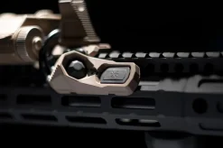 Modlite Asevalot ^ Unity Tactical AXON-etäkytkimen M-LOK-kiinnikesarja