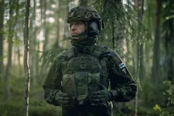 Varusteleka Suojaimet ^ kypäränpäällinen